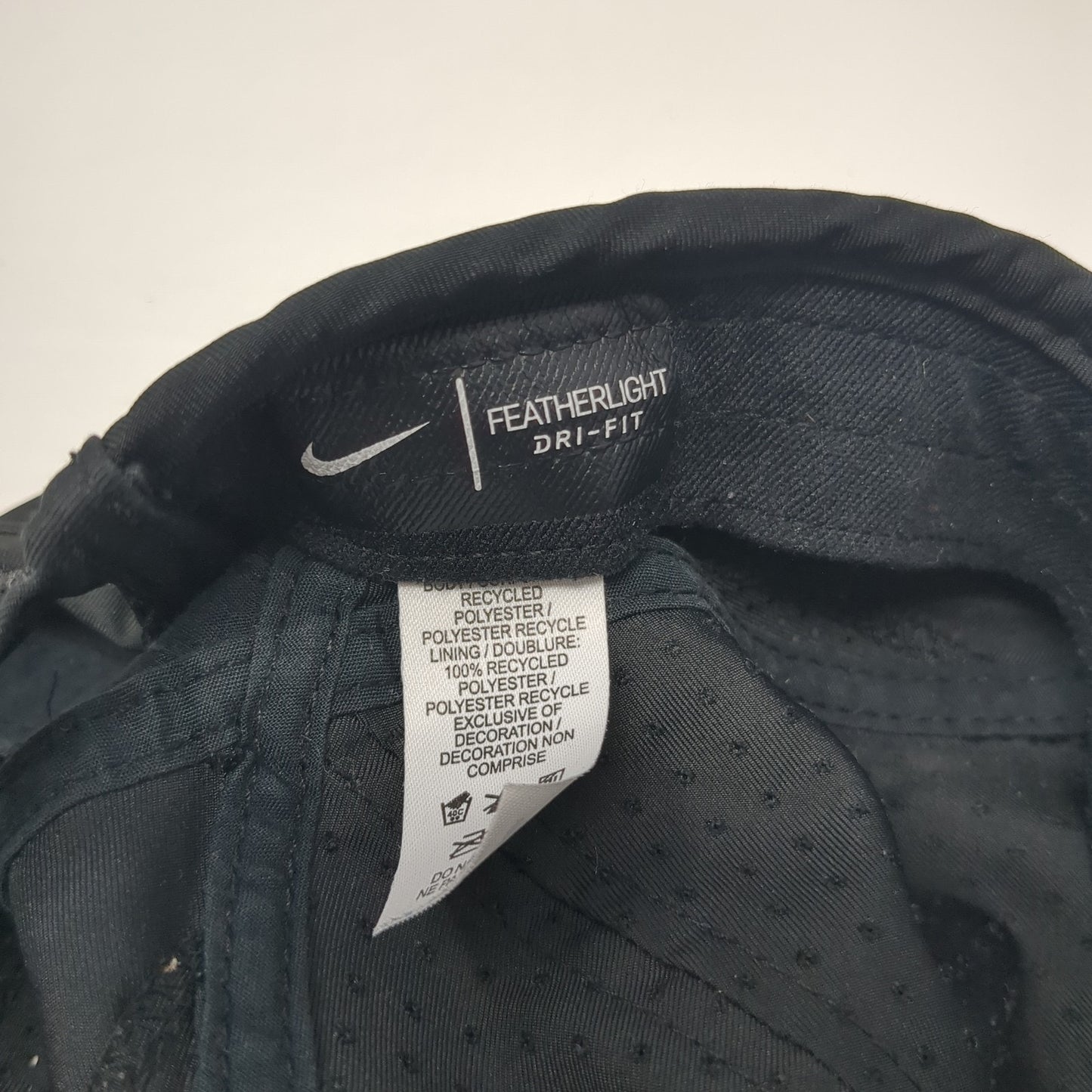 Nike Strapback Hat Black One Size Adjustable Featherlight Swoosh Dri-Fit
