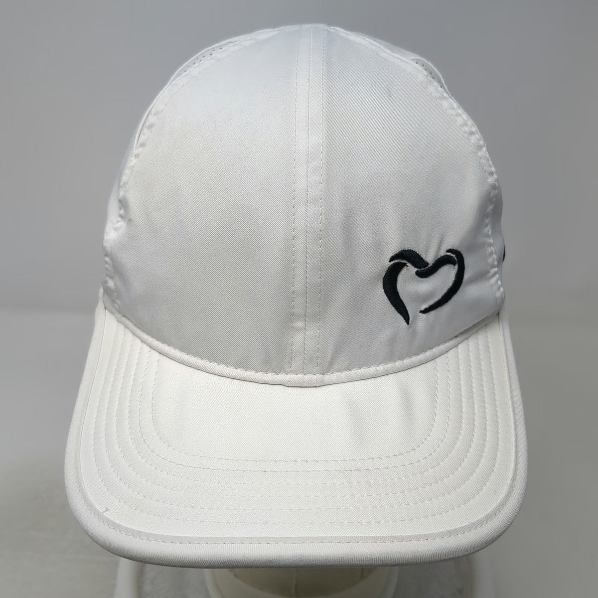Nike Baseball Cap White One Size Dri-FIT Featherlight Heart Logo Strapback Hat