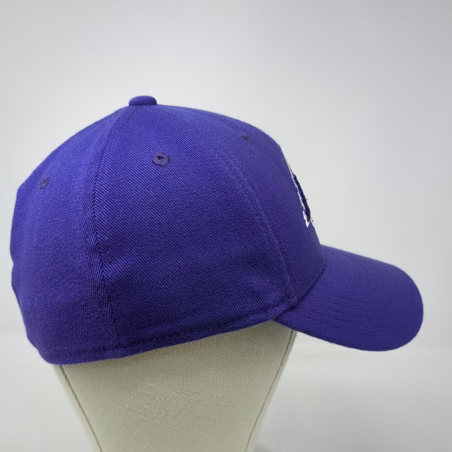 Los Angeles Lakers NBA Adidas Cap Purple M Embroidered Logo Stretch Fit Hat