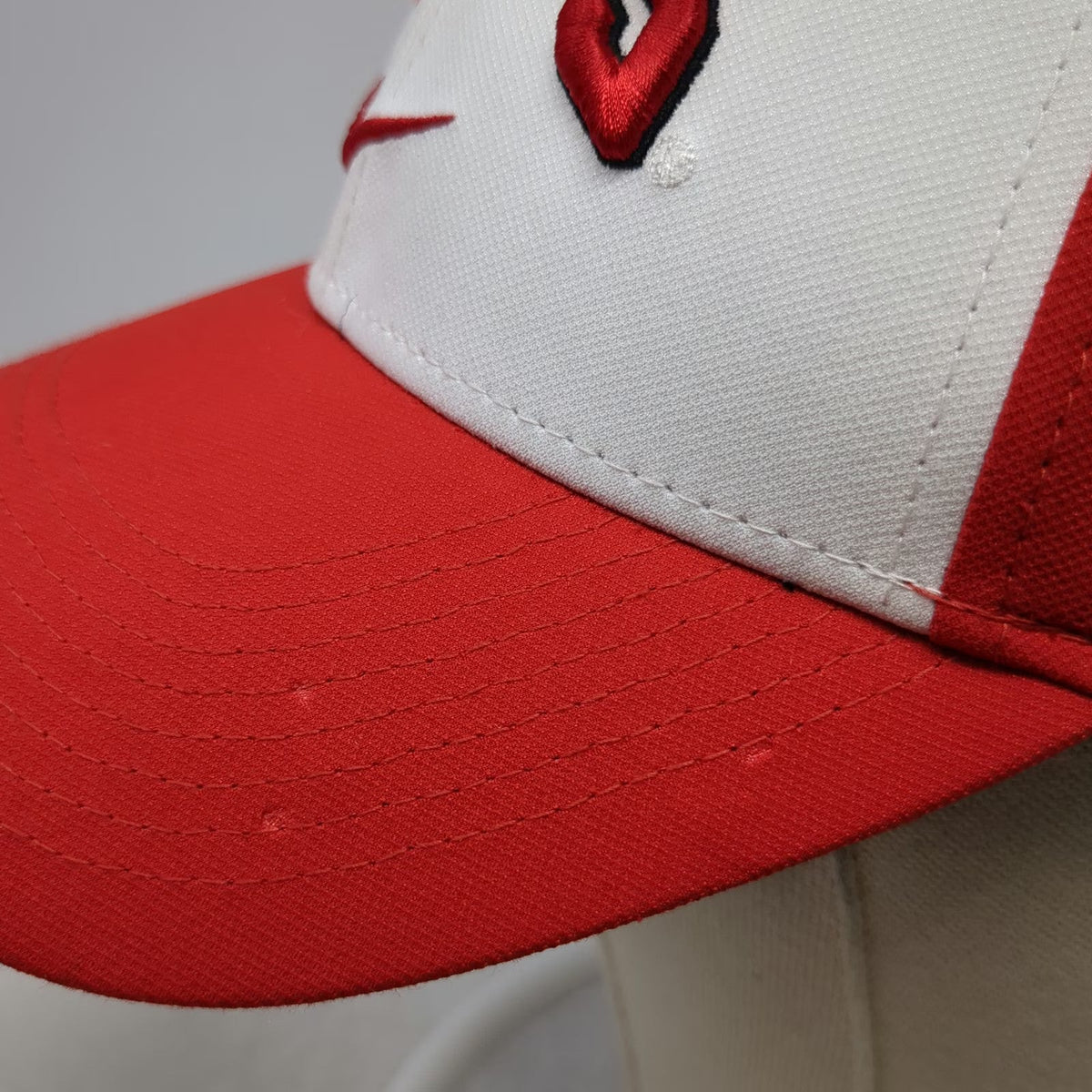 Nike Baseball Cap Red OS NCAA New Mexico Lobos Mascot Logo Dri-Fit Fitted Hat