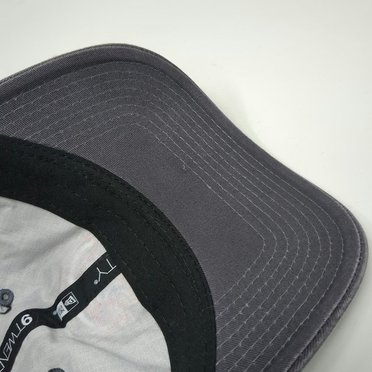 New Era MLB Chicago Cubs Baseball Cap Gray Blue Red OSFM 9TWENTY Slideback Hat