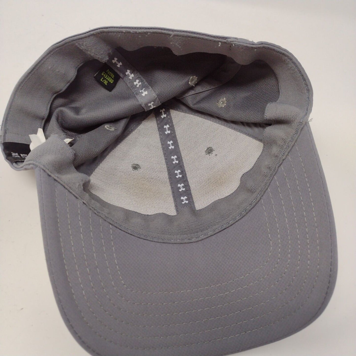 Under Armour Fitted Hat Gray Large/XL Solid Vent Holes 6 Panel
