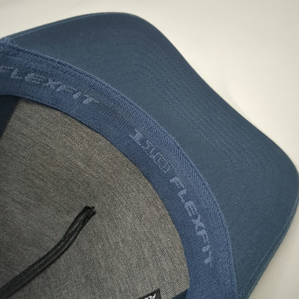 TravisMathew Trucker Hat Blue One Size Snapback Mesh Flexfit 110 Stripe Logo