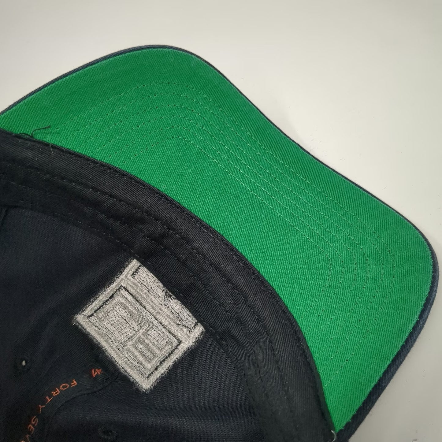 '47 Los Angeles Kings NHL Blue Size M Fitted Green Underbrim Shield Hockey Hat