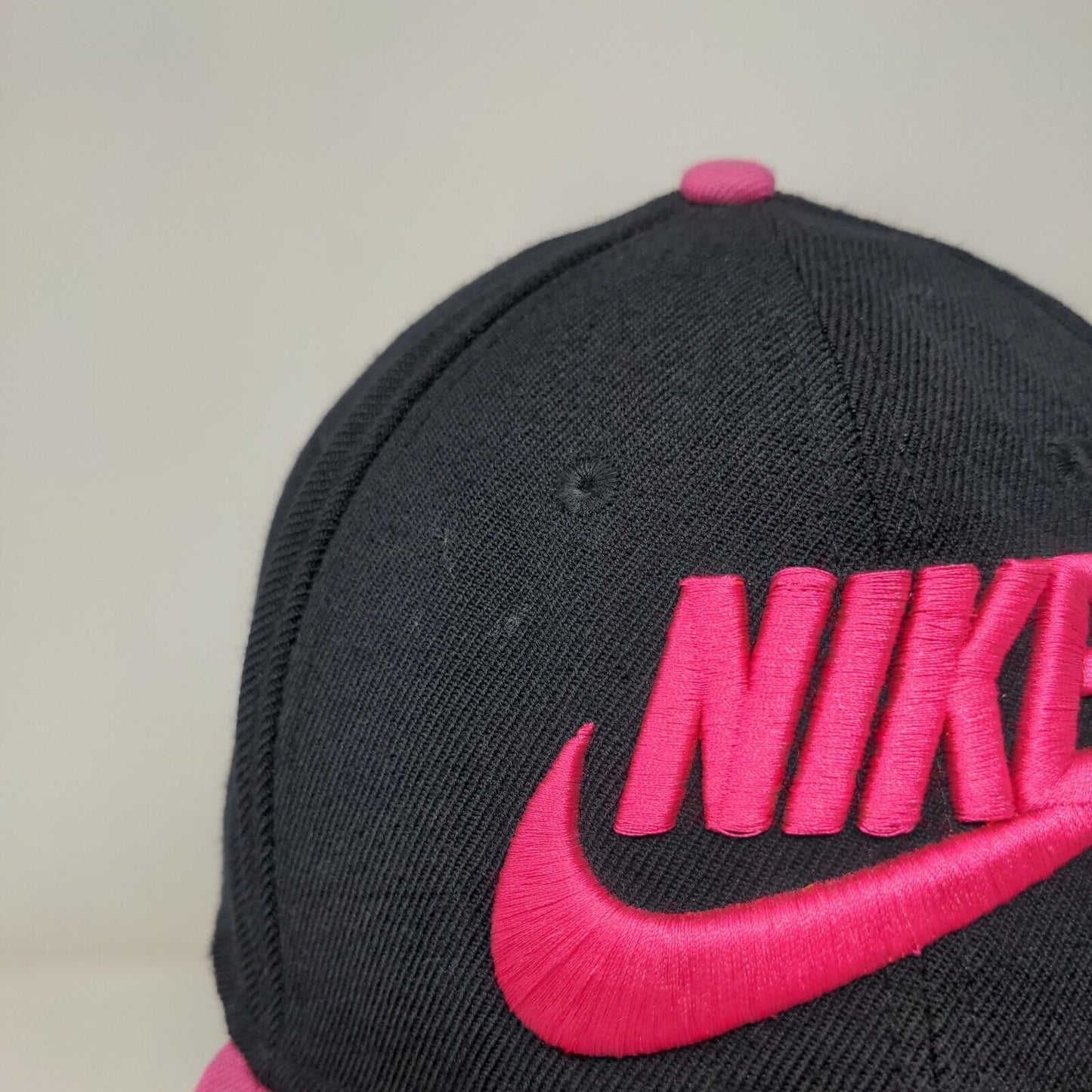 Nike Snapback Hat Black OSFM Adjustable Embroidered Swoosh Logo 6 Panel