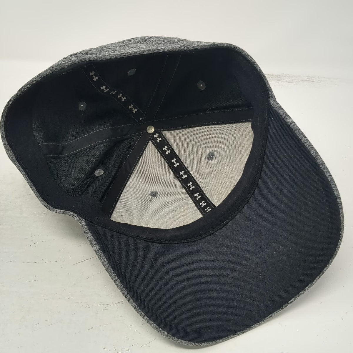 Under Armour Baseball Cap Gray L Heathered Stretch Fit Athletic Logo Golf Hat