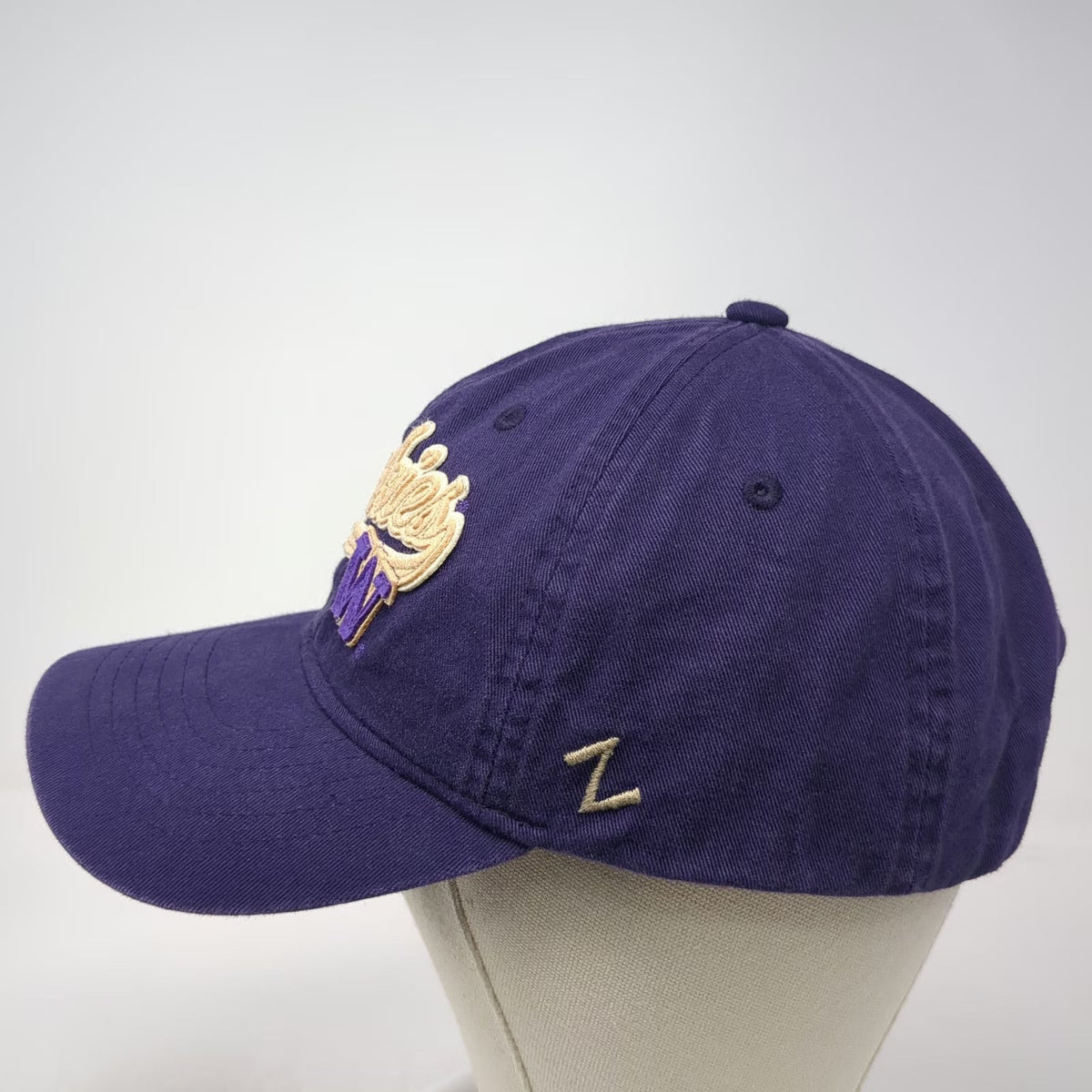 Washington Huskies NCAA Zephyr Purple One Size Cap Strapback Cotton Embroidered