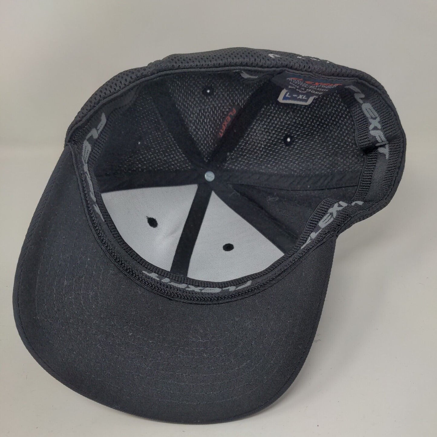 Pute.us Fitted Mesh Back Hat Black Large-XL Embroidered Flexfit