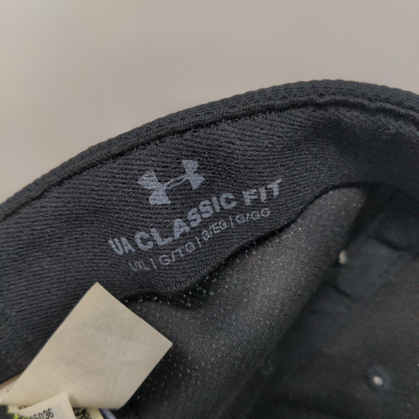 Under Armour Fitted Hat Black L/XL Classic Fit Blitzing Embroidered 6 Panel
