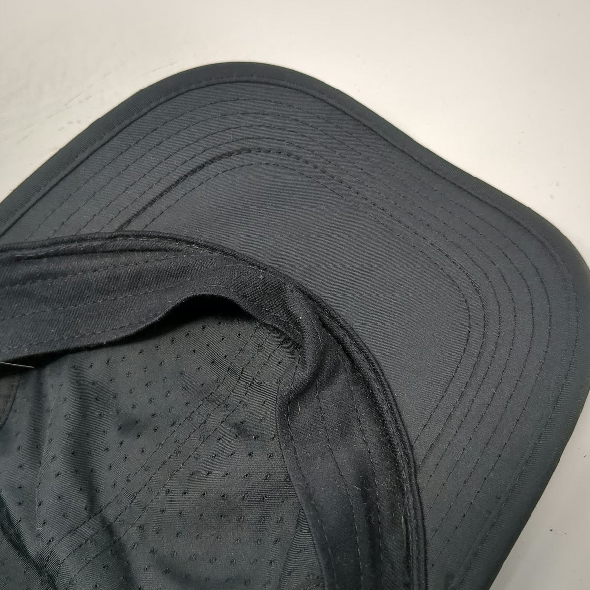 Nike Baseball Cap Black One Size Dri-Fit Featherlight Mesh Strapback Swoosh Hat