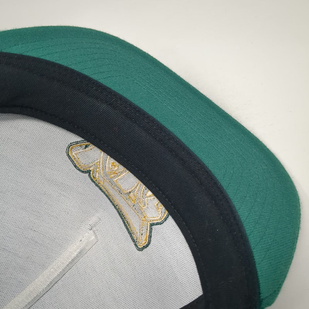 Vans 5 Panel Green Hat One Size Snapback Embroidered Logo Acrylic Wool Blend