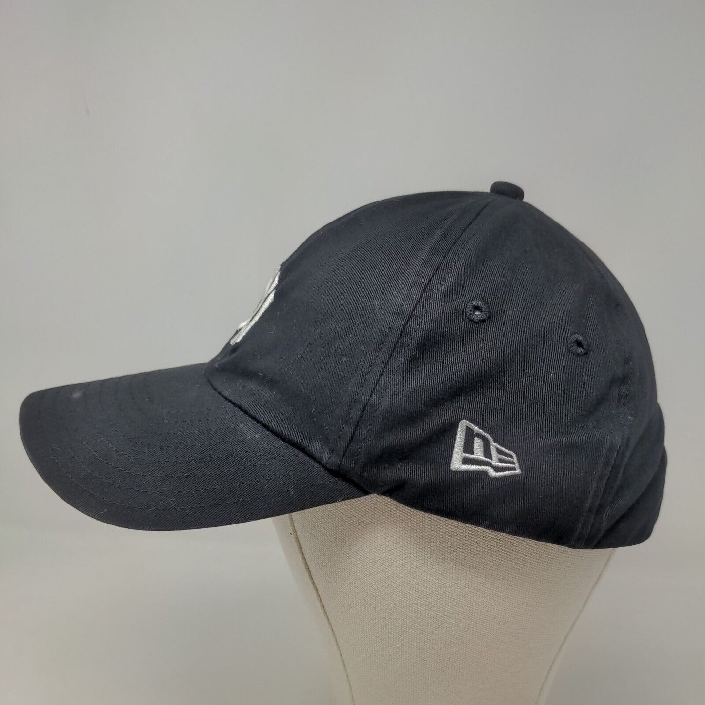 New Era Men's Slideback Hat Black OSFM Embroidered New York Yankees Logo