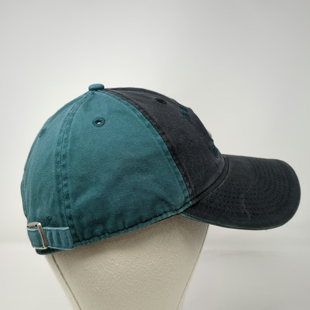 Philadelphia Eagles NFL Team Apparel Cap Black Green One Size Slideback Hat Logo