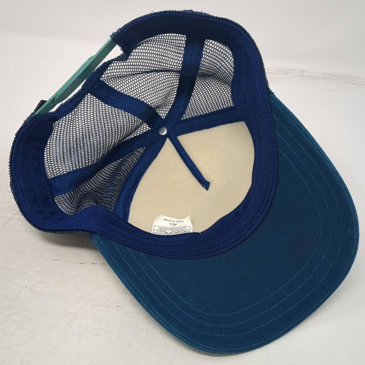 Patagonia Trucker Hat Blue One Size Wave Bird Graphic Mesh Snapback Foam Crown