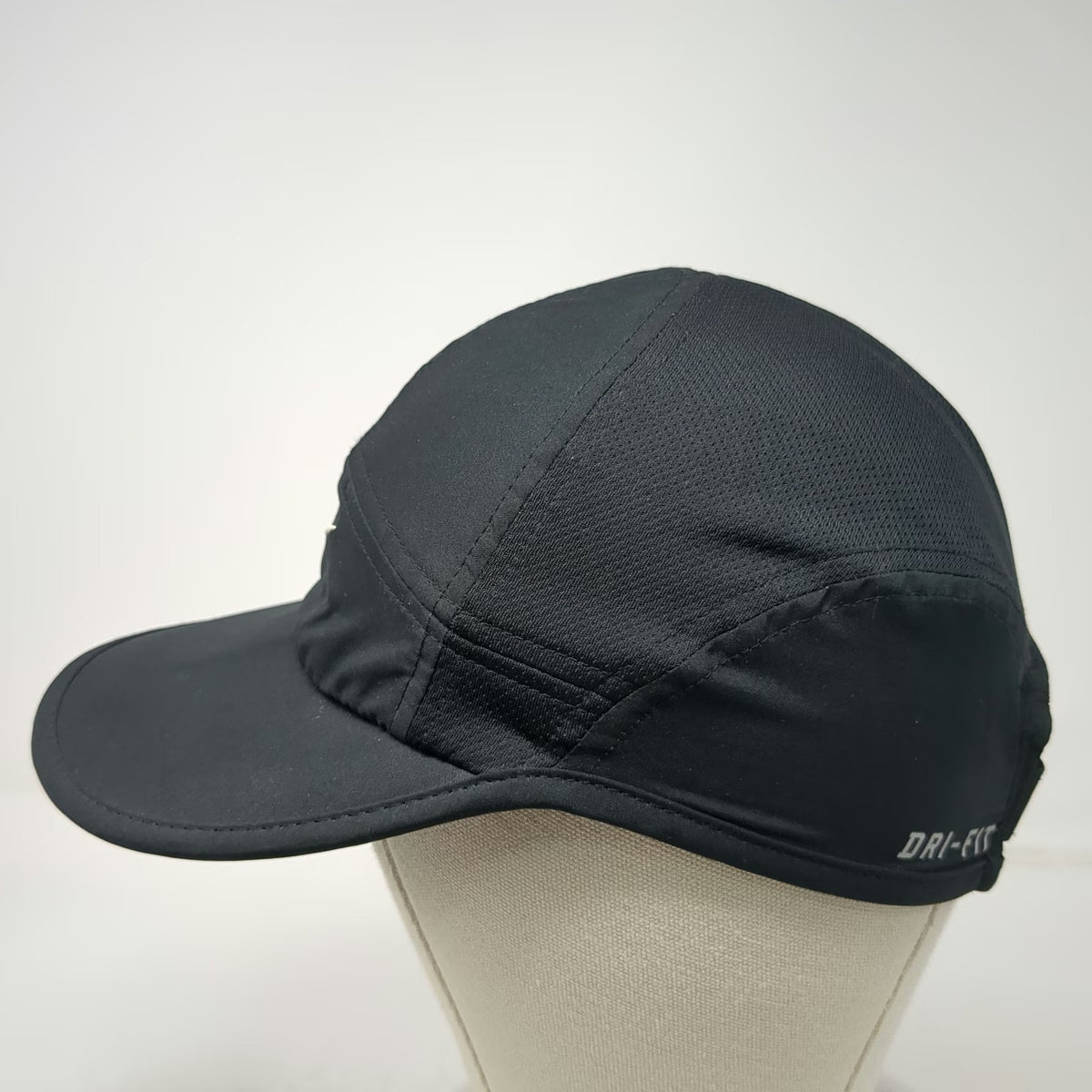 Nike Baseball Cap Black One Size Dri-FIT Featherlight Hat Swoosh Strapback Mesh