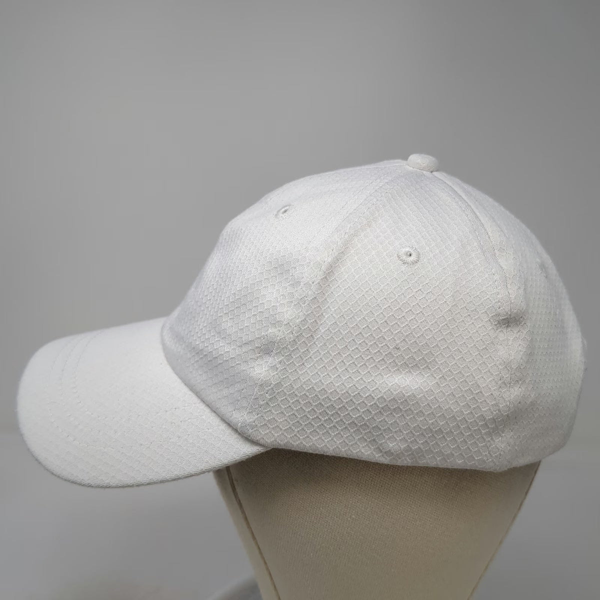 Gaiam Baseball Cap White One Size Mesh Texture Slideback Athletic Yoga Sport Hat
