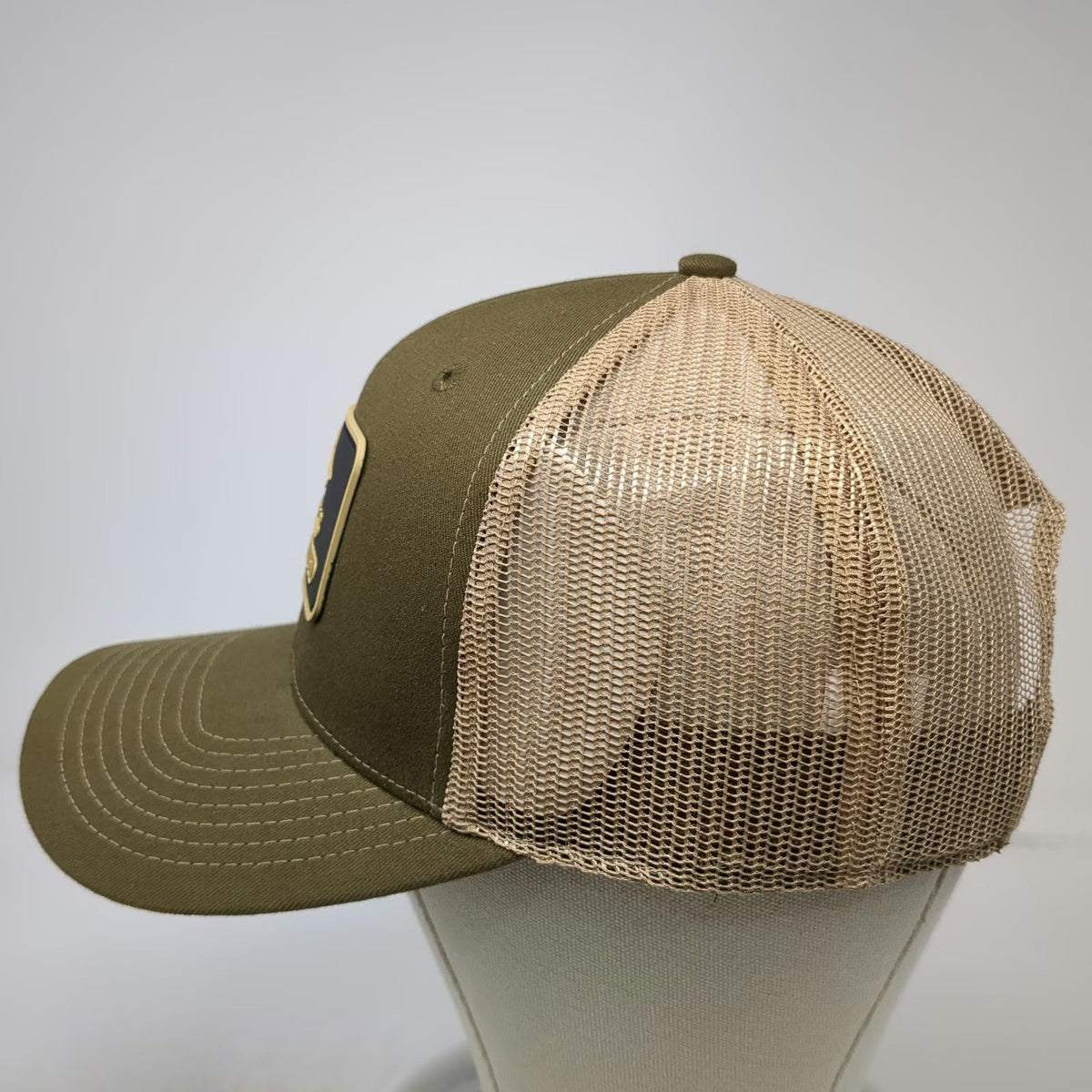 Ducks Unlimited Trucker Hat Green Beige Black One Size Snapback Mesh Back