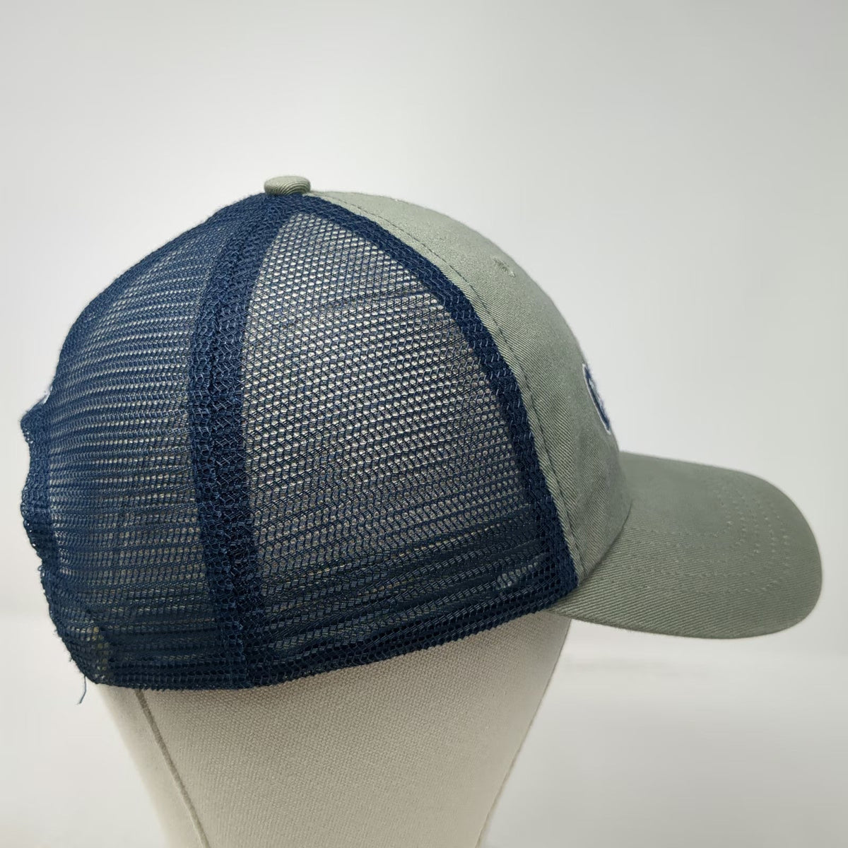 Cuffy's Cape Cod Massachusetts Trucker Hat Gray Blue Mesh One Size Snapback