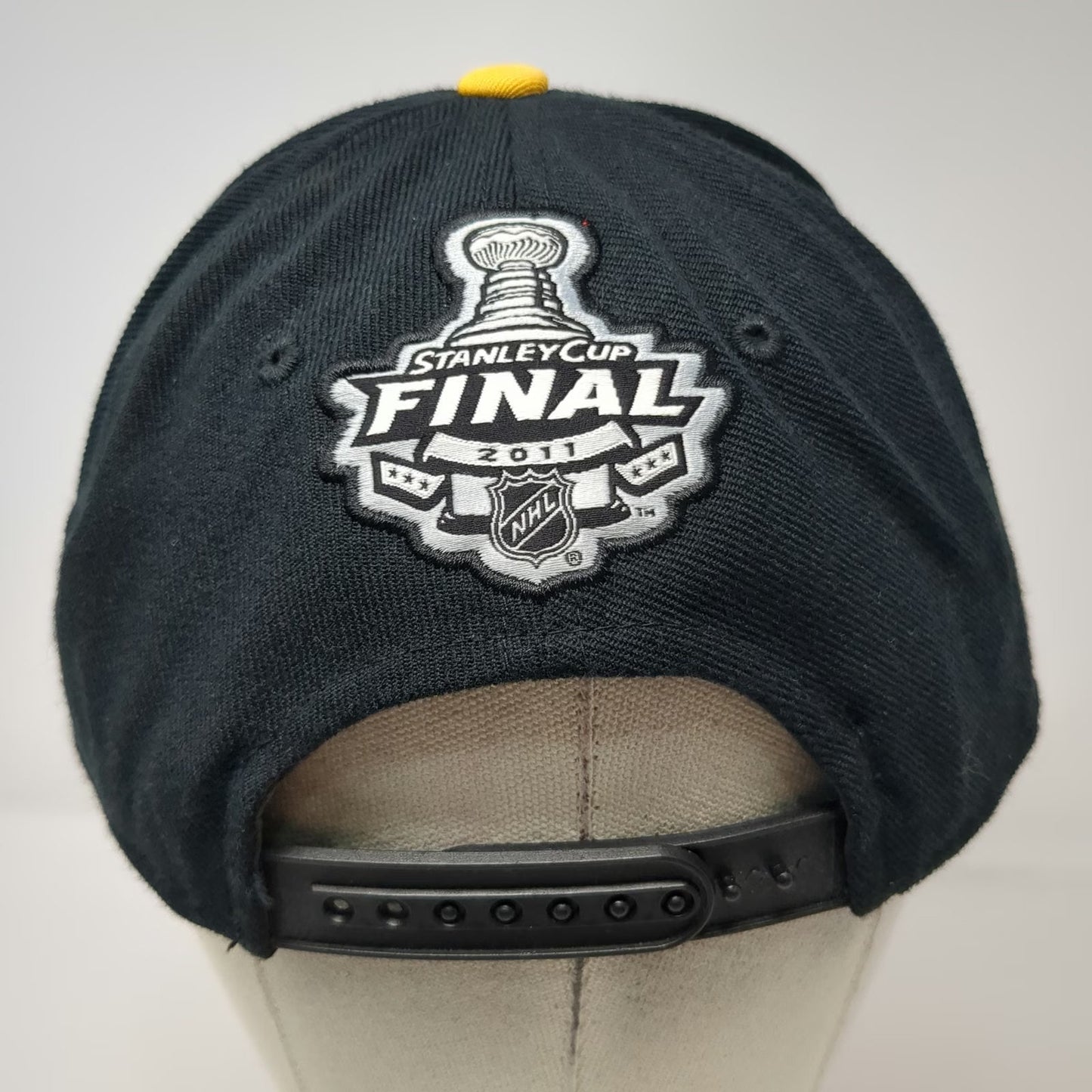 Boston Bruins NHL Reebok Snapback Black One Size 2011 Stanley Cup Champions Hat