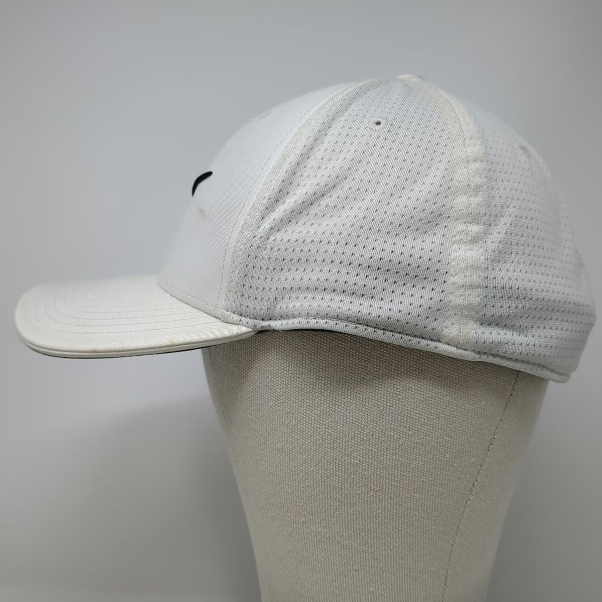 Nike Baseball Cap White XL Fitted Mesh Back Swoosh Logo Golf Athletic Sport Hat