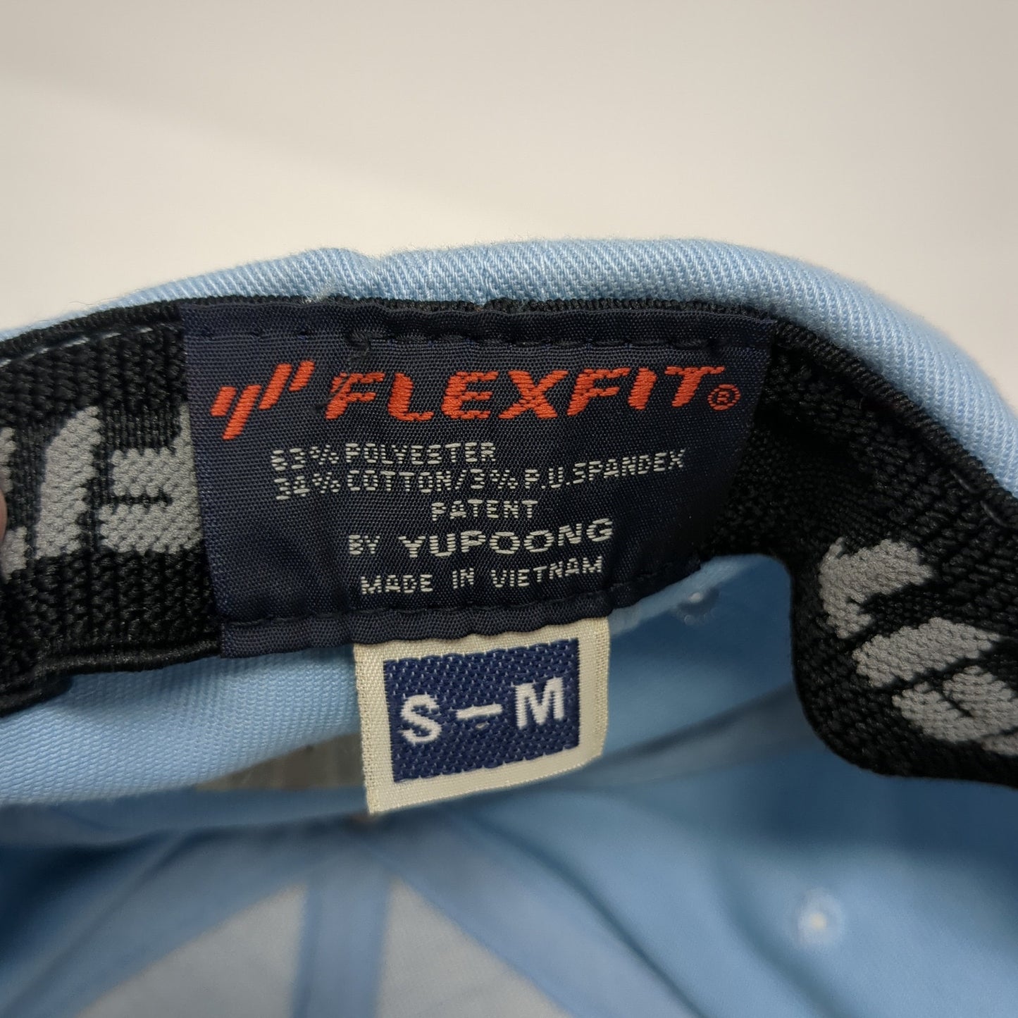 Falcons Fitted Hat Blue Medium Embroidered Logo Stretch Flexfit Yupoong