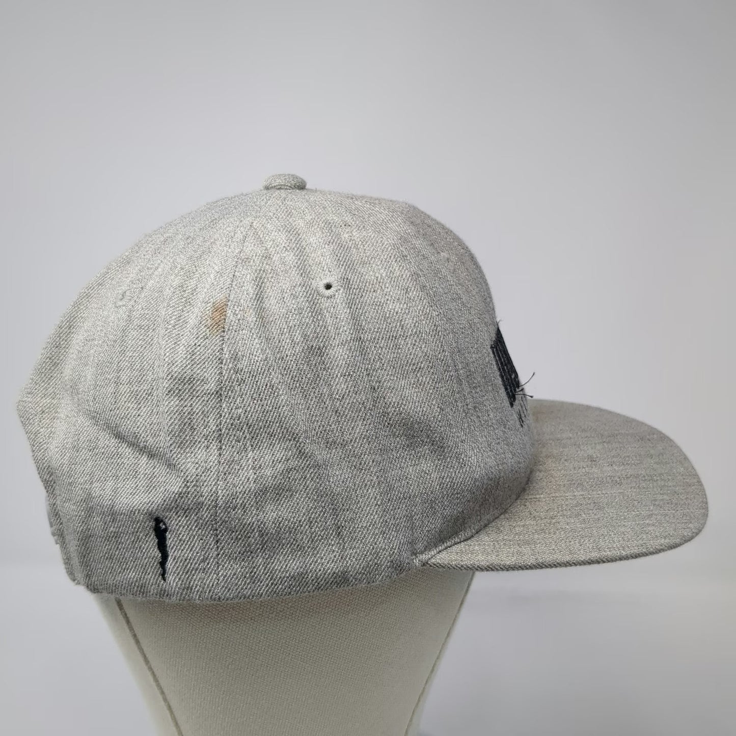Yupoong Snapback Hat Gray One Size Green Underbrim Flat Brim Embroidered Wool