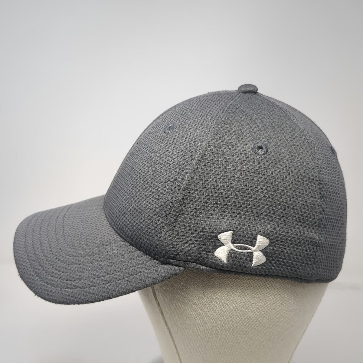 Under Armour Baseball Cap Gray L Stretch Fit Honeycomb Mesh Structured Logo Hat