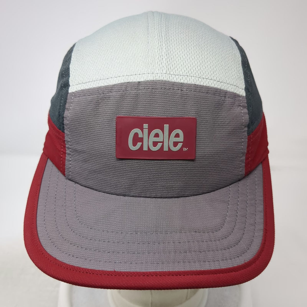 Ciele Athletics 5 Panel Gray Red One Size Running CoolWick Reflective Brim Hat