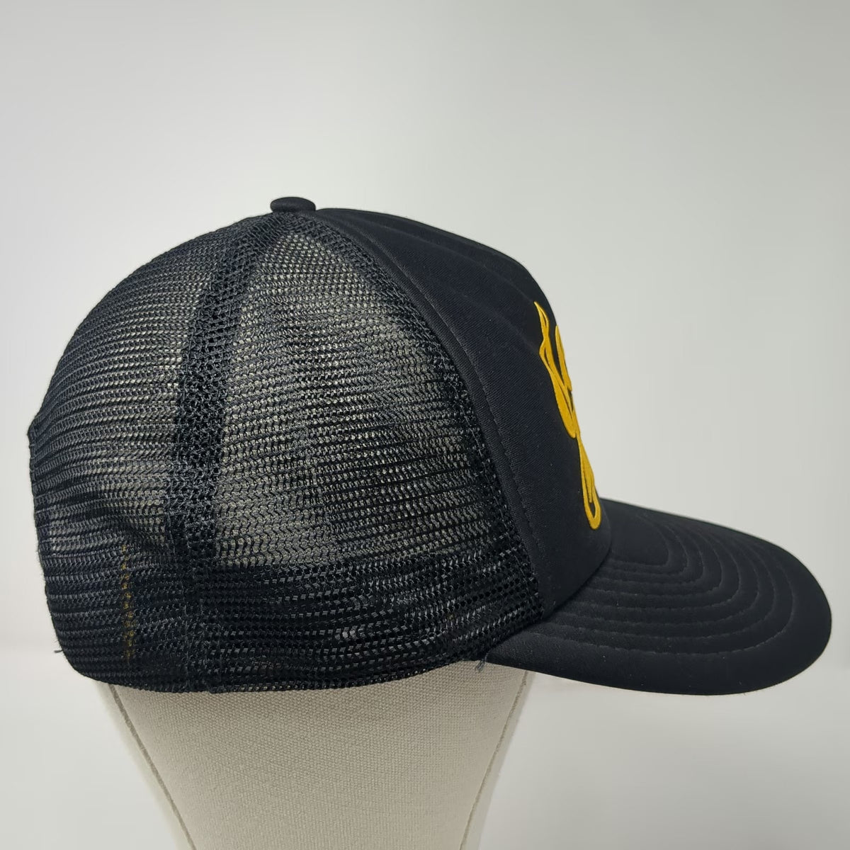 Sportcap Trucker Hat Black One Size Jeeps Alpine Wyoming Script Mesh Snapback