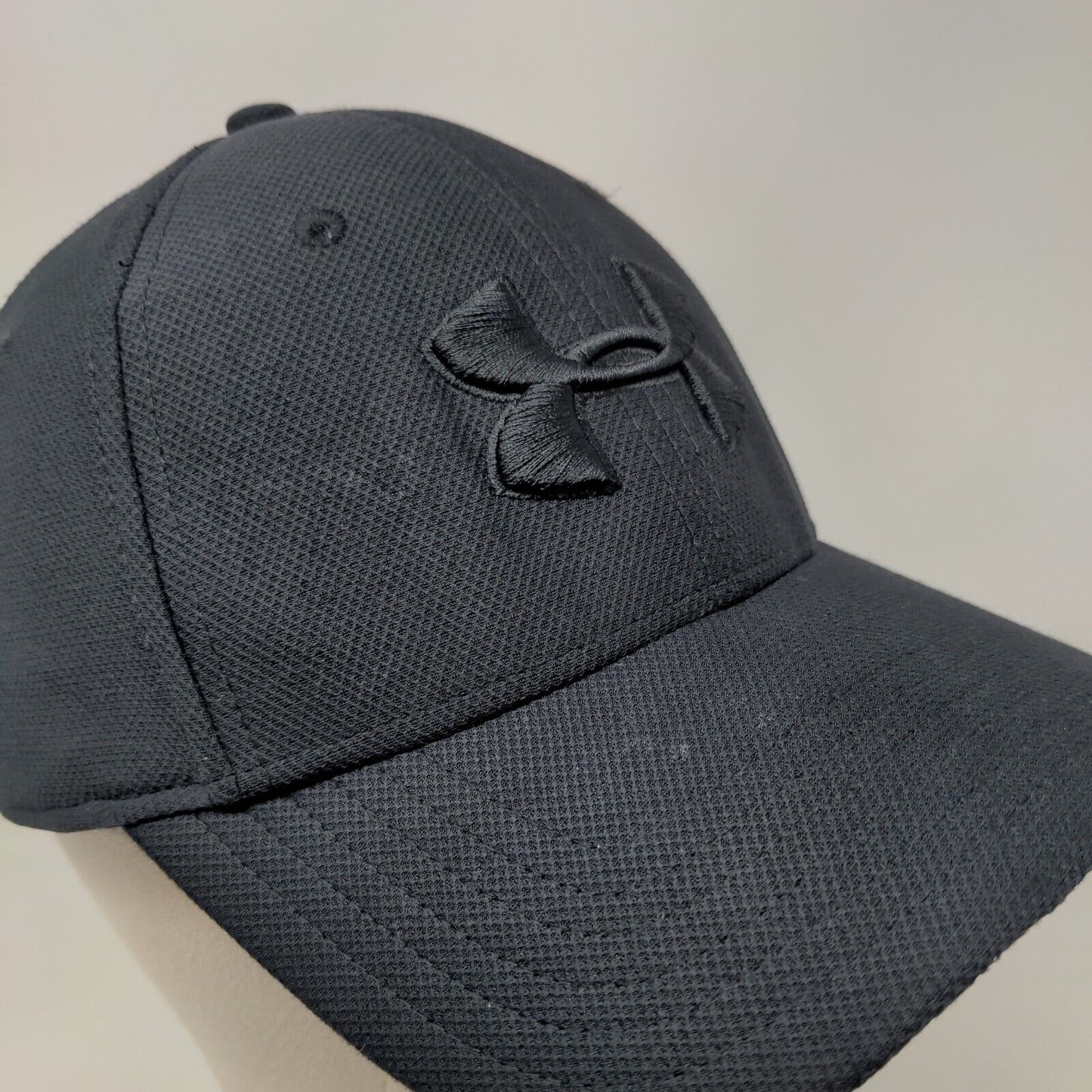 Under Armour Fitted Hat Black L/XL Classic Fit Blitzing Embroidered