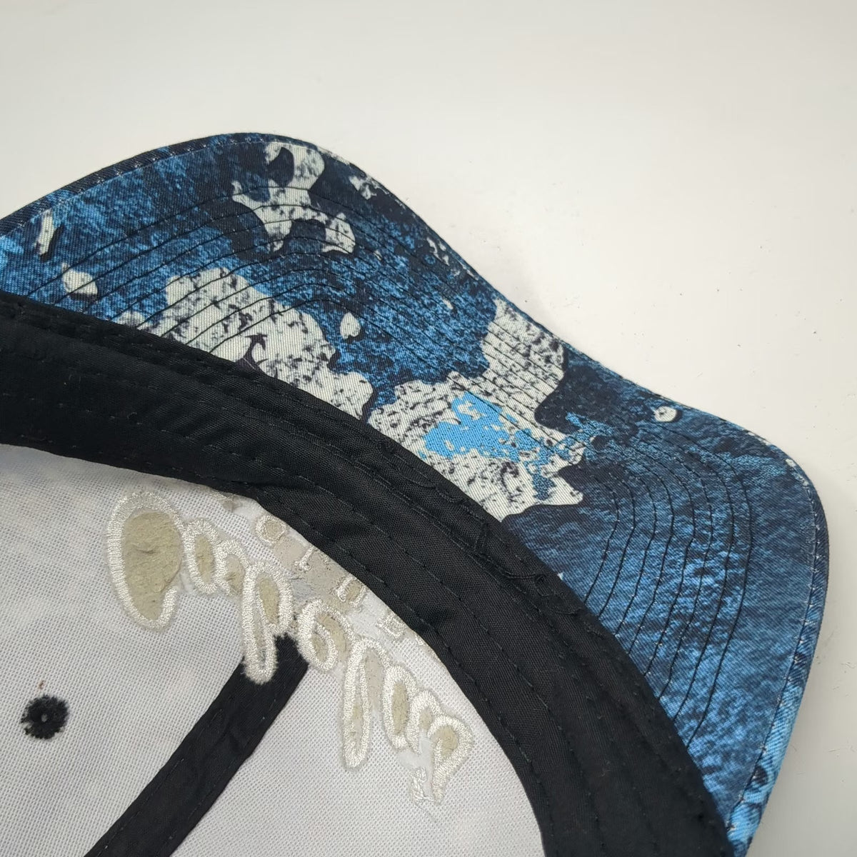 Cabela's Trucker Hat Blue Black White OSFM Mesh Back Snapback Distressed Logo