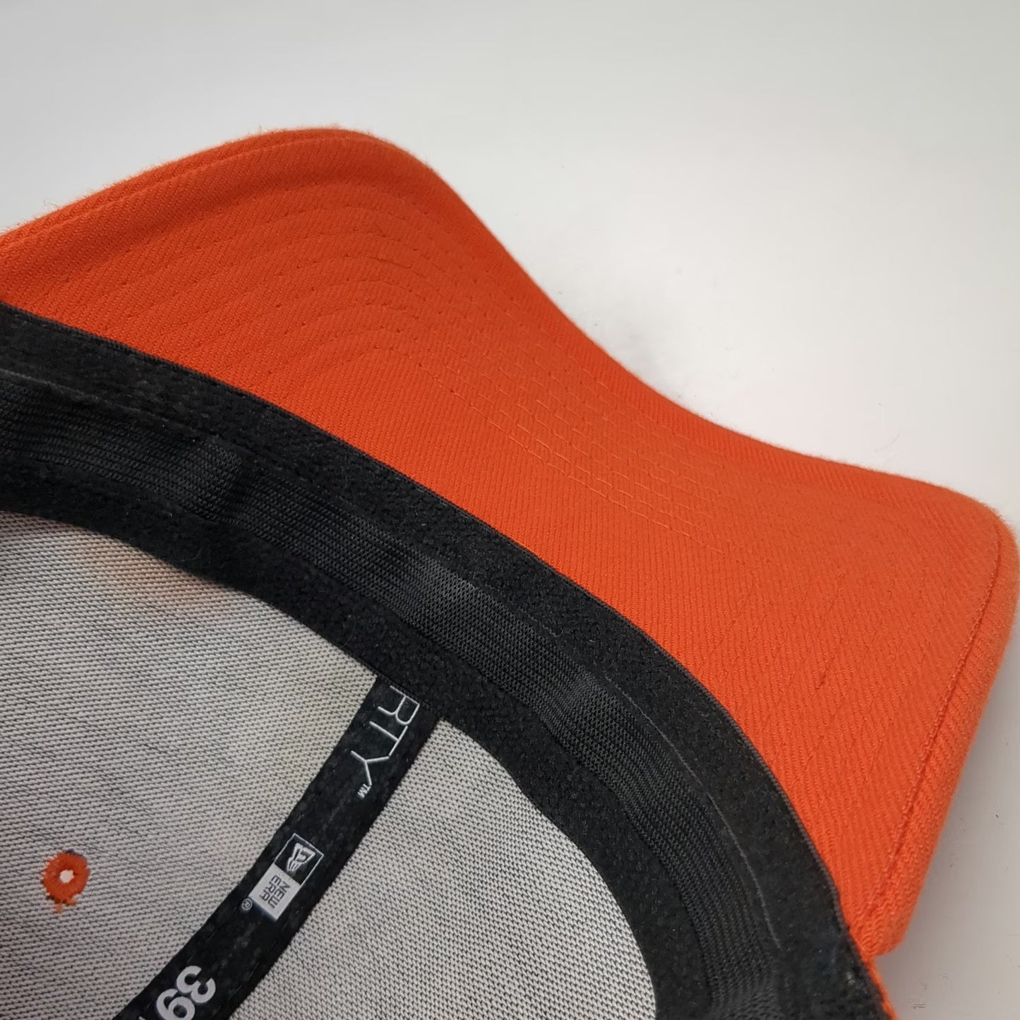 New Era Idaho State Bengals NCAA Cap Orange M 39THIRTY Stretch Fit Curved Hat