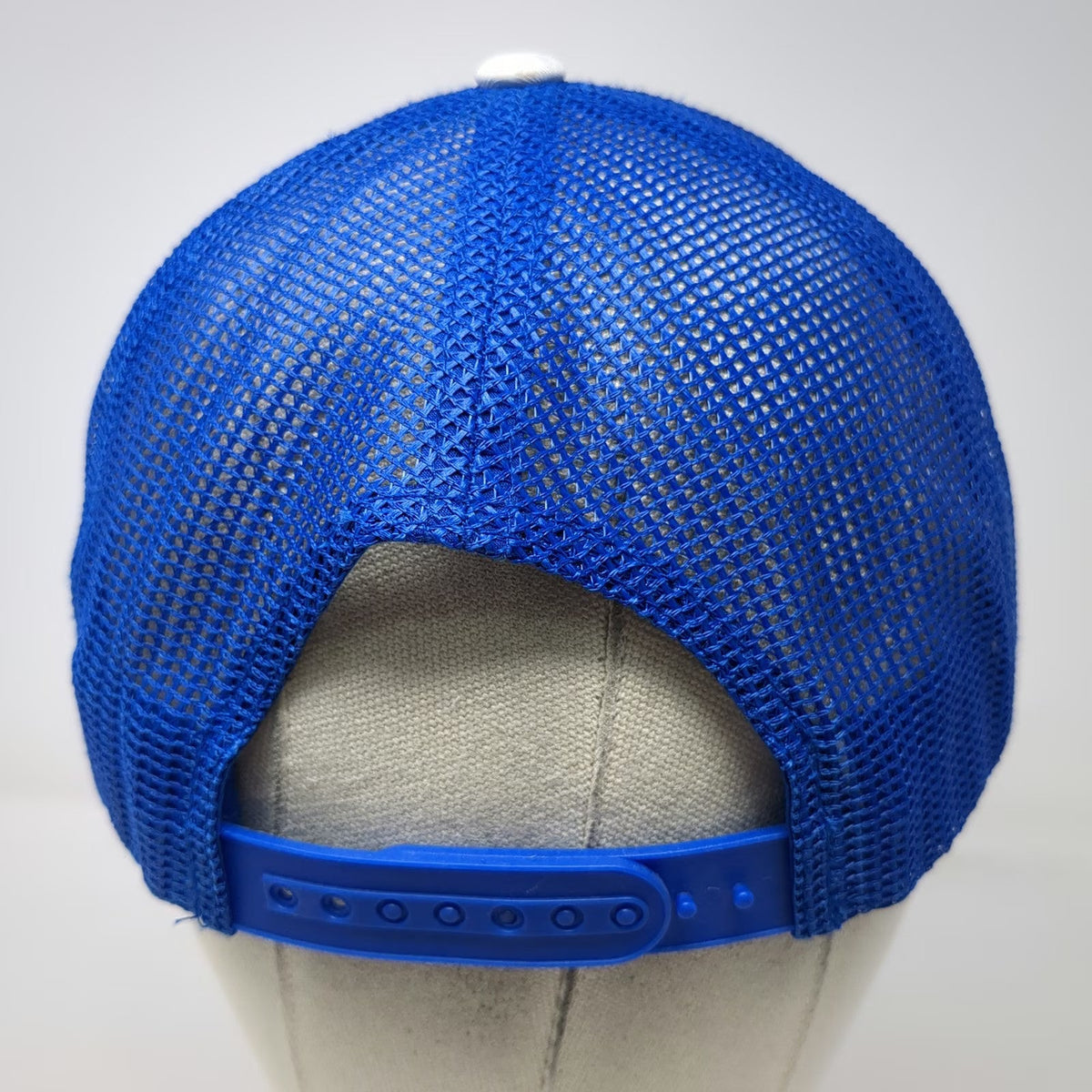 Drive Chip & Putt Trucker Hat White Blue One Size Mesh Snapback Golfing Patch