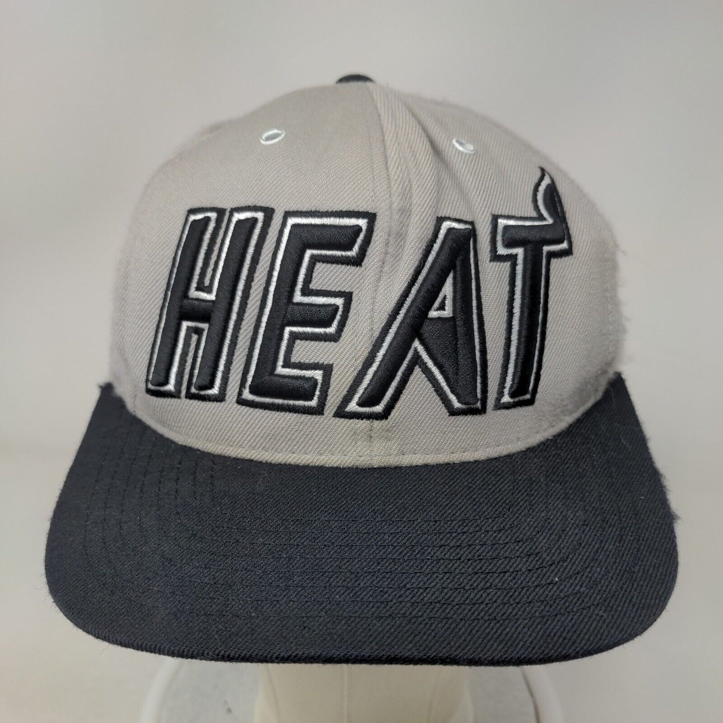 Miami Heat Snapback Hat Black Gray Embroidered Logo NBA Mitchell & Ness