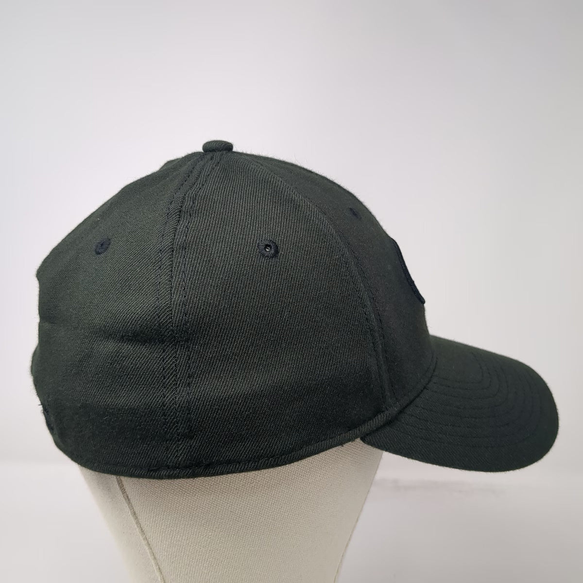 San Francisco 49ers NFL New Era Baseball Cap Black L 39THIRTY Tonal Logo Hat
