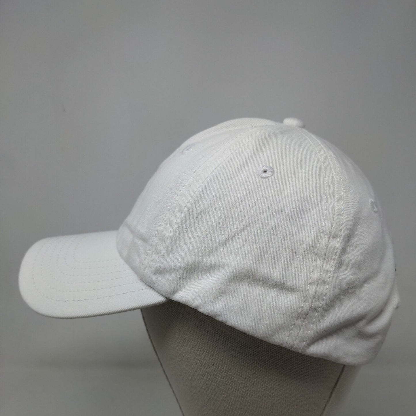 Vineyard Vines Men's Slideback Hat White Embroidered Beer Mug Logo Cotton