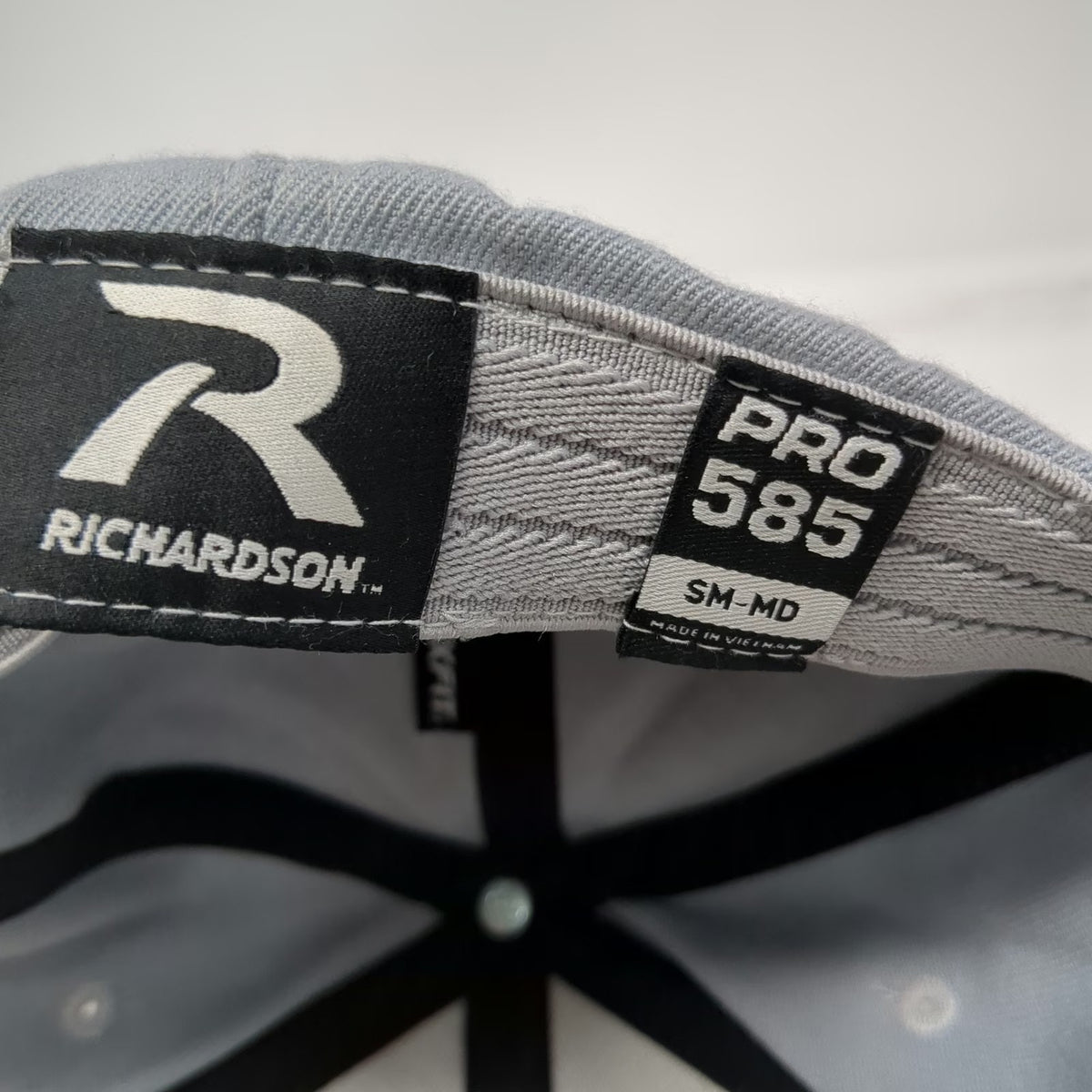 Richardson Baseball Cap Gray M Fitted RapidHot Embroidered Logo Curved Brim Hat