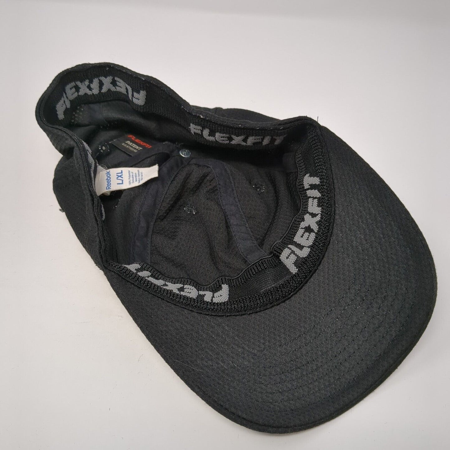 Reebok Fitted Hat Black L/XL Embroidered Flexfit Breathable 6 Panel Polyester