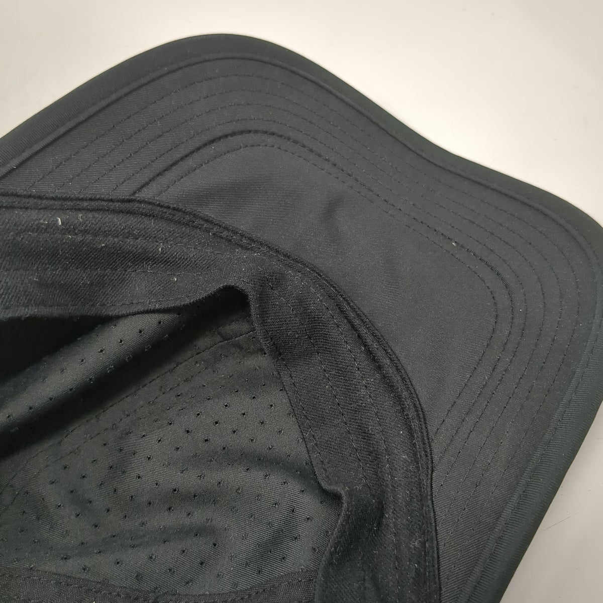 Nike Baseball Cap Black One Size Dri-FIT Featherlight Strapback Swoosh Golf Hat