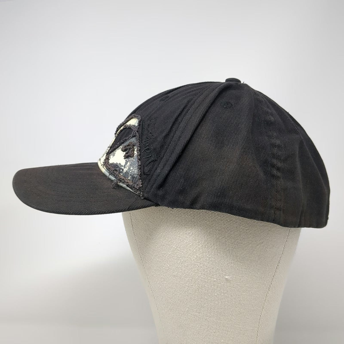 Quiksilver Baseball Cap Black One Size Fitted Embroidered Logo Underbrim Hat
