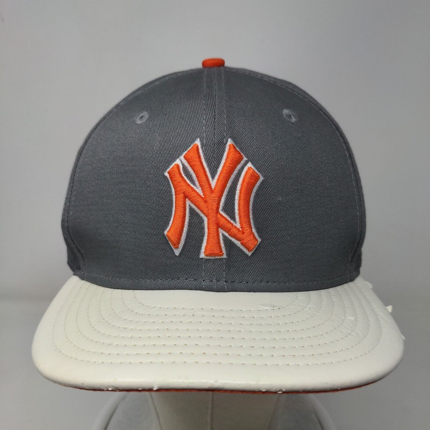 New Era Men's Snapback Hat Gray M-L Embroidered New York Yankees Logo 9Fifty