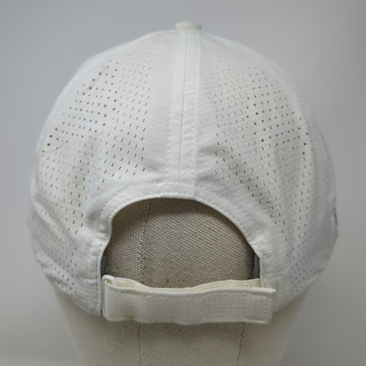 Under Armour Baseball Cap White One Size Strapback UA Golf Hat Breathable Logo