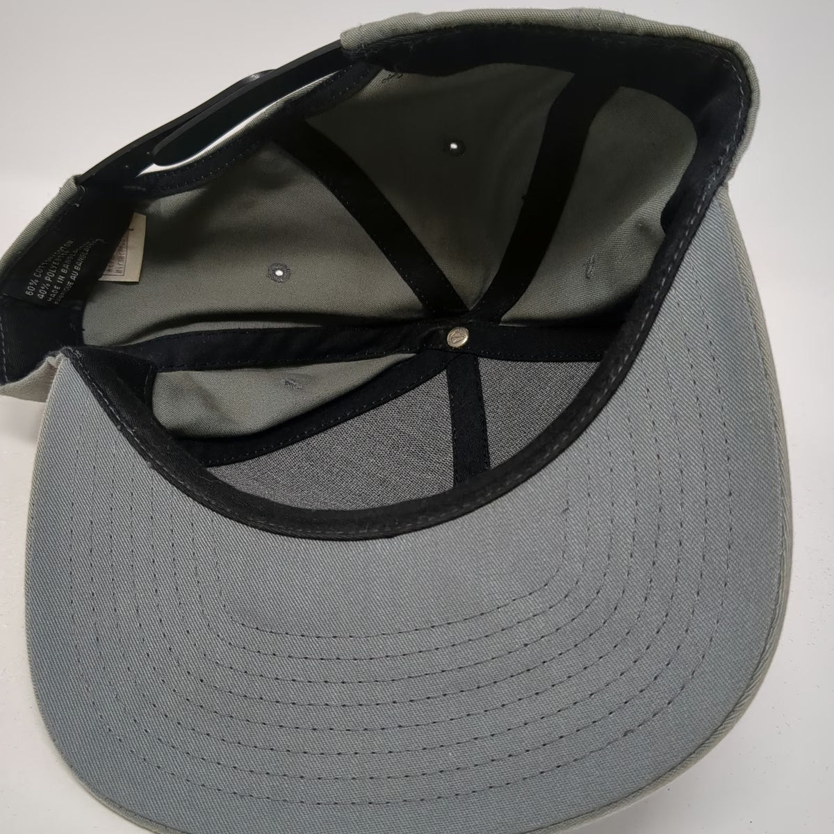 Volcom Snapback Hat Gray OS Embroidered Logo Red Black Stone Graphic Adjustable