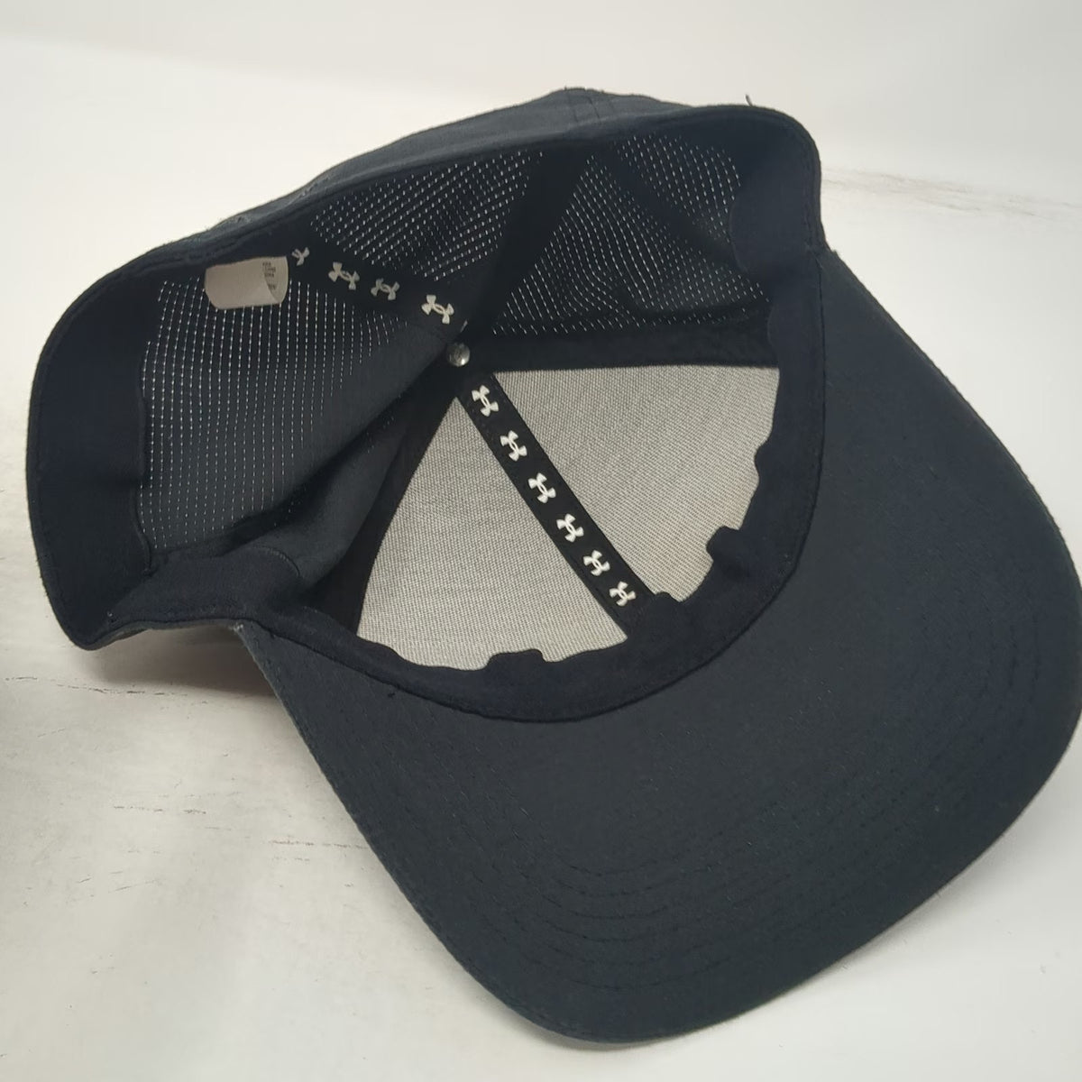 Under Armour Baseball Cap Black XL Fitted Polyester Logo Performance Workout Hat