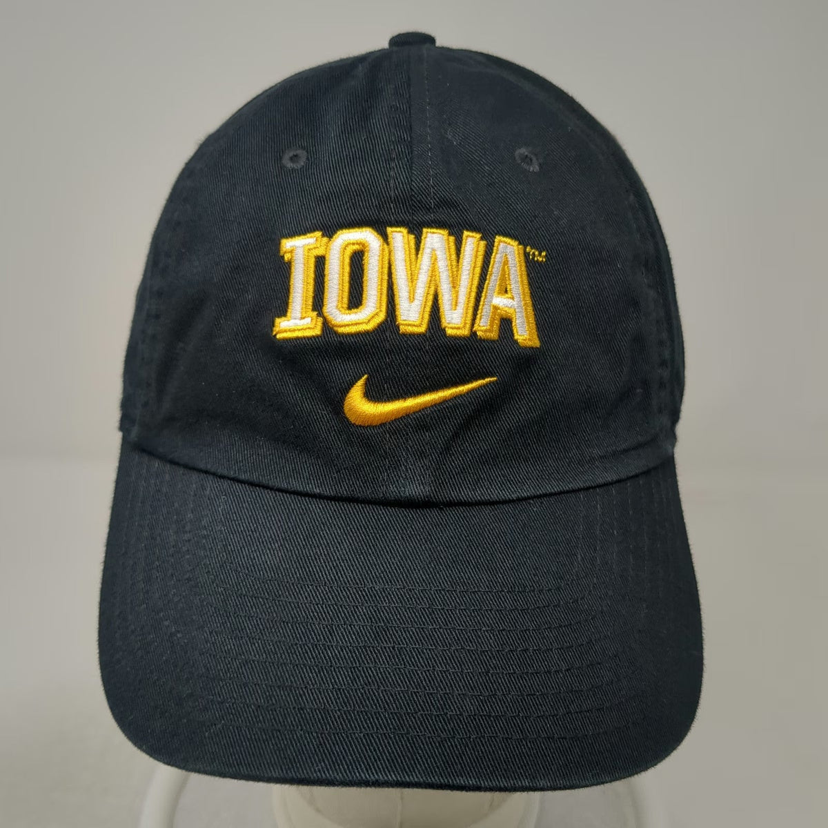Nike Iowa Hawkeyes NCAA Cap Hat Black Yellow White One Size Heritage 86 Adjust