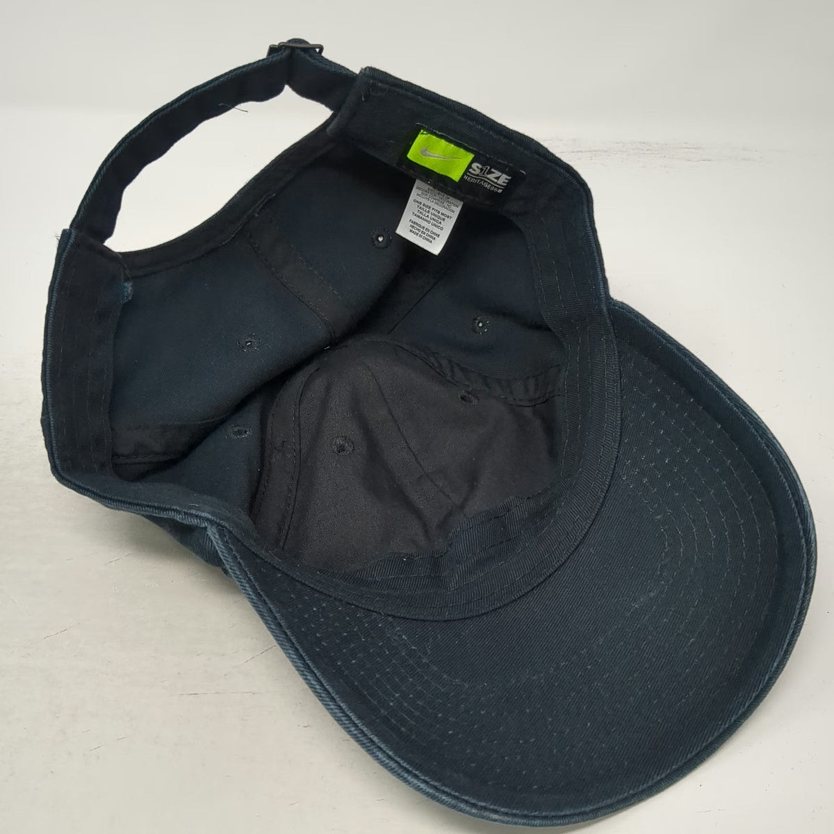 Nike Baseball Cap Black One Size Slideback Heritage86 Embroidered Logo Hat