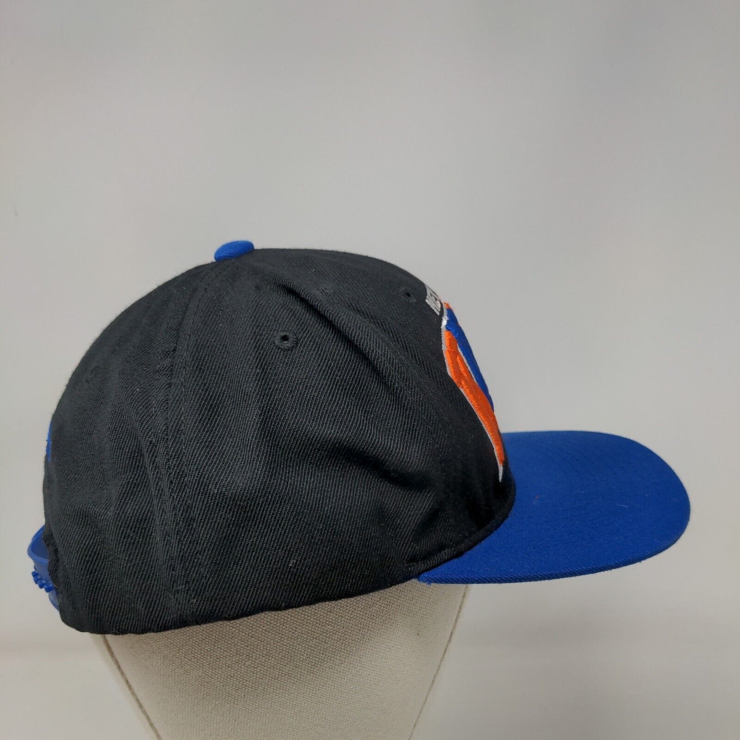 New York Knicks Snapback Hat Black Blue Embroidered Logo NBA Mitchell & Ness