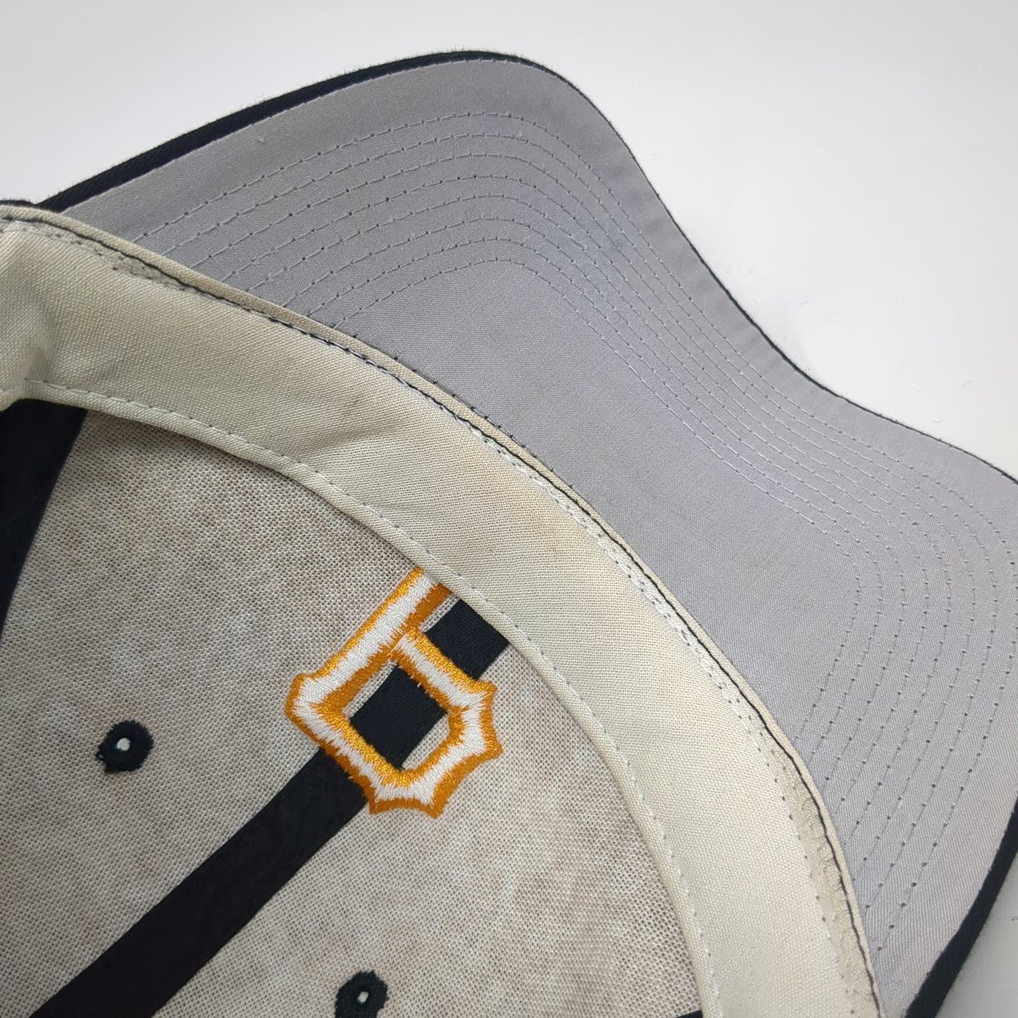 Pittsburgh Pirates MLB Outdoor Cap Baseball Cap Black One Size Strapback Hat