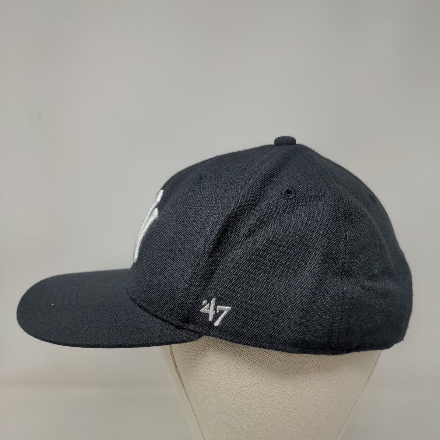 '47 Brand Men's Snapback Hat Black OSFA Embroidered New York Yankees Logo