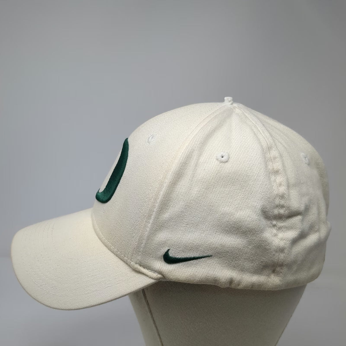 Nike Oregon Ducks NCAA White One Size Cap Hat Swoosh Flex Stretch Fit Logo